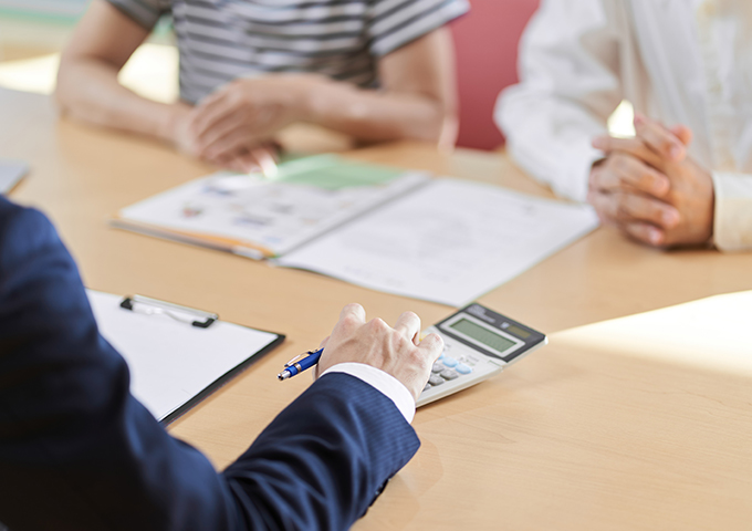 2.財産を長男だけに相続させるか、それとも法定相続にするか